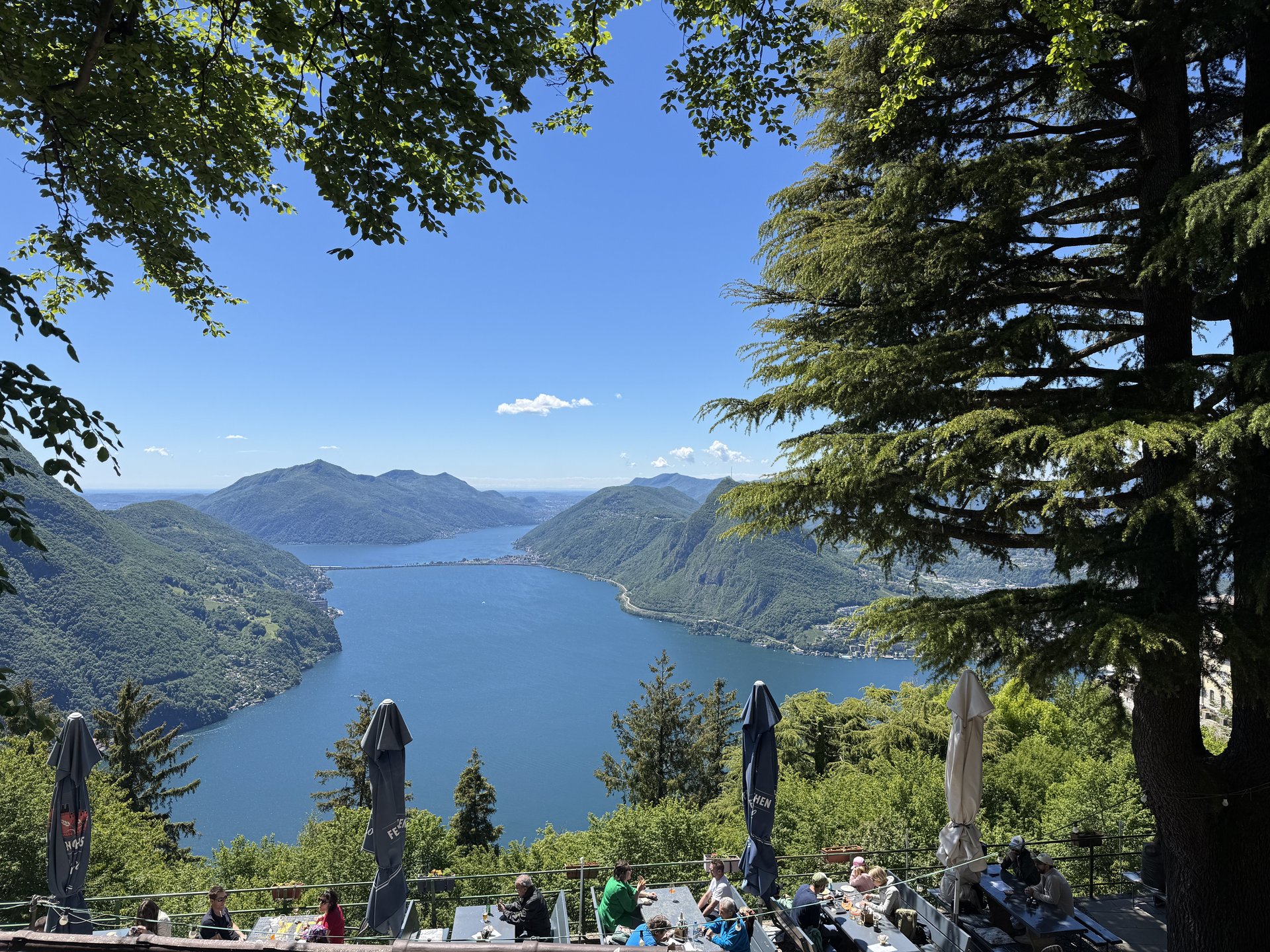 Aussicht von der Osteria Funicolare Monte Brè